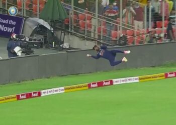 KL Rahul’s “Unbelievable” Boundary Save in IND vs ENG 1st T20I-Watch