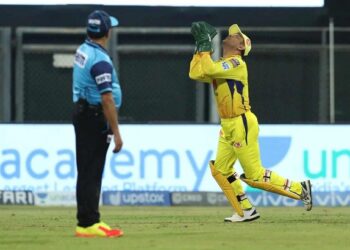 MS Dhoni’s brilliant running catch to dismiss Nitish Rana leave fans in awe