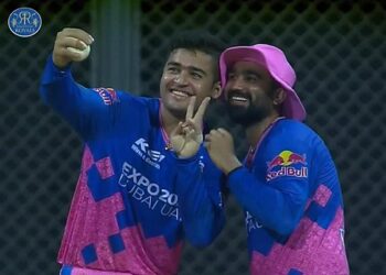 Riyan Parag, Rahul Tewatia Selfie Celebration: RR’s Riyan Parag takes a Brilliant Catch and then celebrates it in style-WATCH