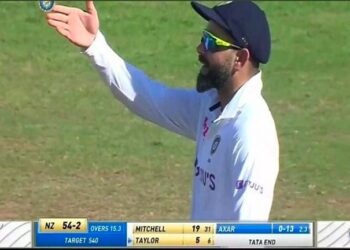 WATCH VIDEO- IND vs NZ: Virat Kohli Hilarious Stump Mic Comment on Umpiring Goes VIRAL