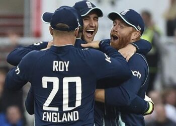 England won Second ODI to Level the series against South Africa