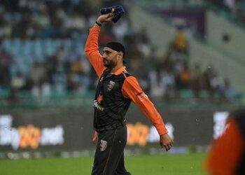 Harbhajan Singh and Suresh Raina signed by Delhi Bulls and Deccan Gladiators for sixth season of Abu Dhabi T10 League