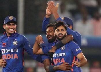 I don't agree with the observation India don't defend well: Bowling coach Paras Mhambrey