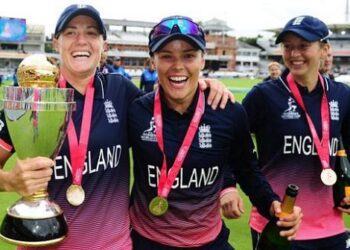 England World Cup winner Alex Hartley announces retirement