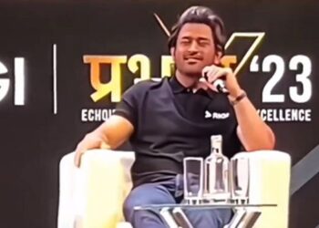 Mahendra Singh Dhoni's relationship advice to bachelors